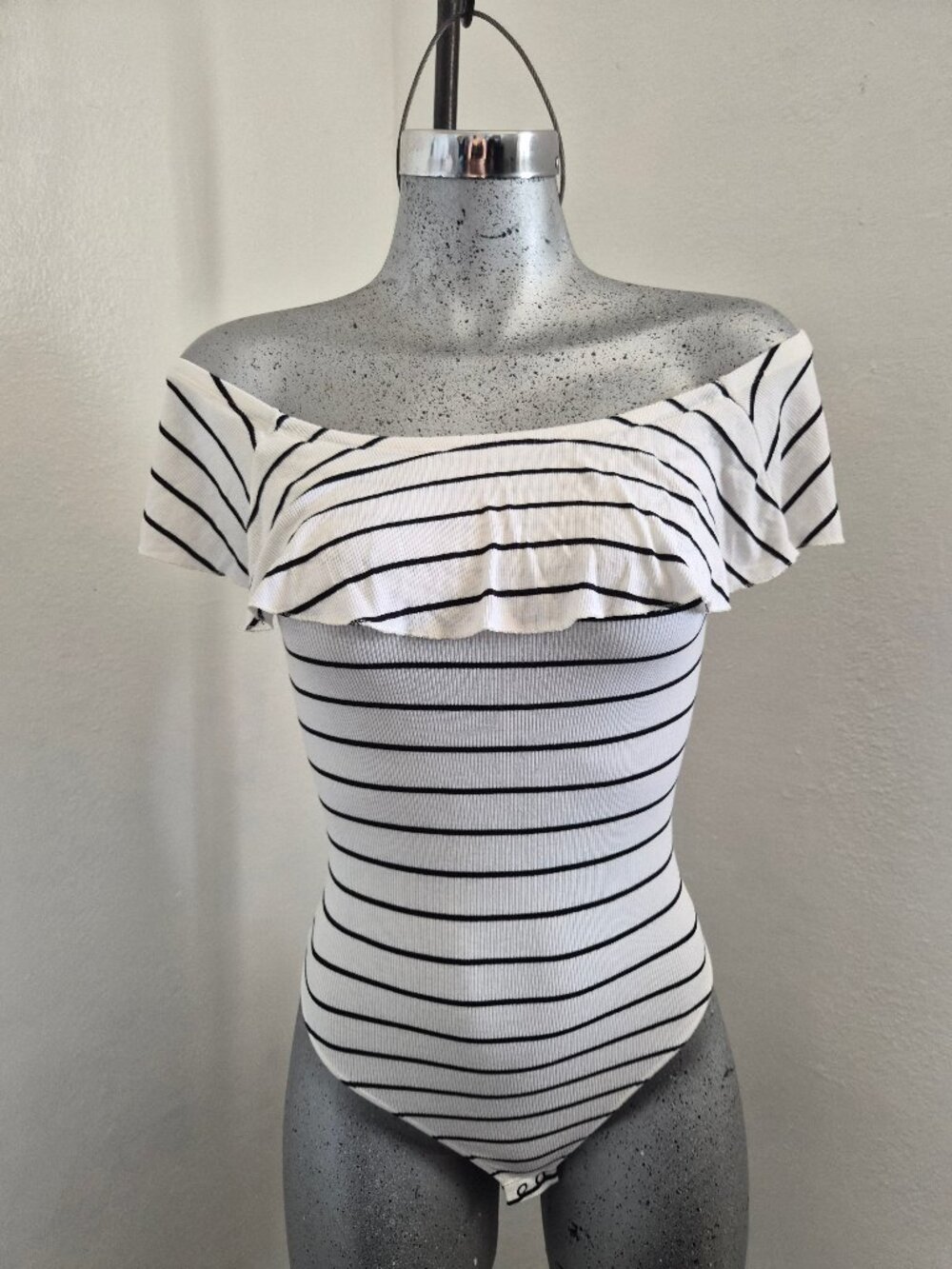 Express striped off shoulder ruffle bodysuit Small Petite